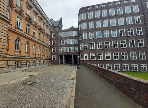 Sievekingplatz 01, Ziviljustizgebäude