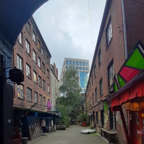 Valtentinskamp 32 -39 / Speckstraße 83 - 87 / Caffamacherreihe 37 – 49, „Komm in die Gänge“ 