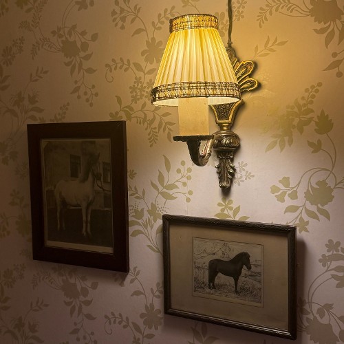 Theódórs riding horses