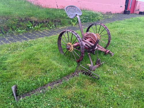 Horse-drawn mowing machine