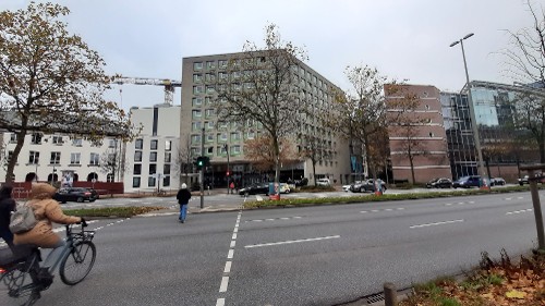 Audio-Tour 07 Ludwig-Erhard-Straße 26 Motel One (Wallhöfe)