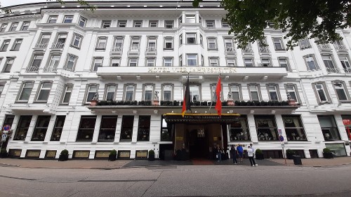 Audio-Tour 14 Neuer Jungfernstieg 09 - 14 Hotel Vier Jahreszeiten