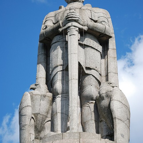 Helgoländer Allee, Bismarck-Denkmal