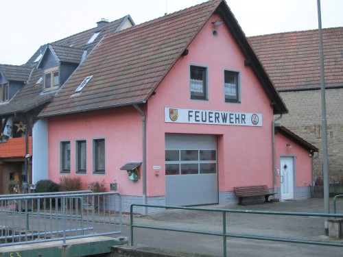 Altes und neues Feuerwehrhaus