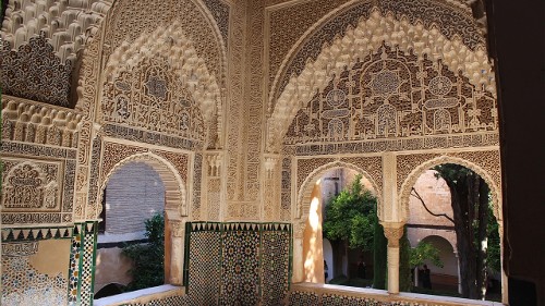 Hall of the two Sisters