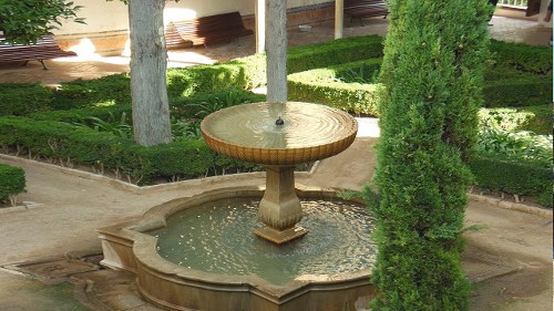 Couryard of the Lindaraja