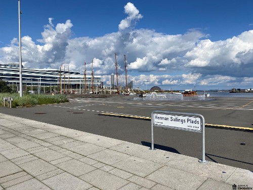 Start på Herman Sallings Plads - her skal du høre historien